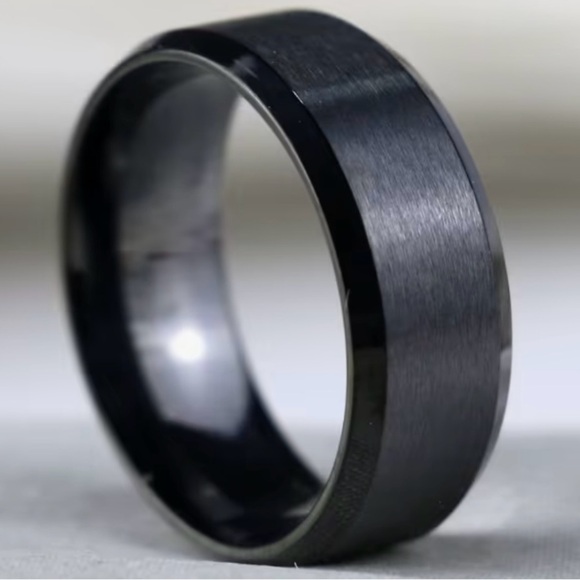 Sleek Black Ring - Picture 2 of 2